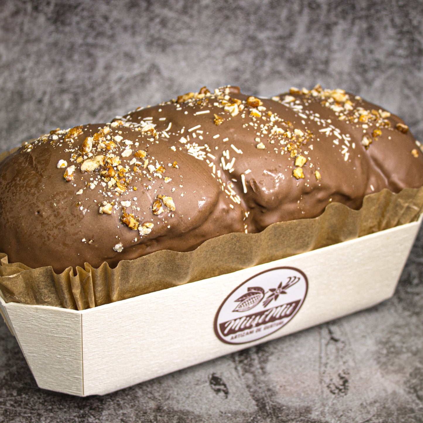 Cozonac glazurat cu Ciocolata, Crema de Praline & Cacao